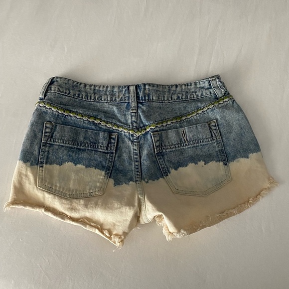 Stylish Blue and Cream Shorts by Free People size 27 - Picture 2 of 6
